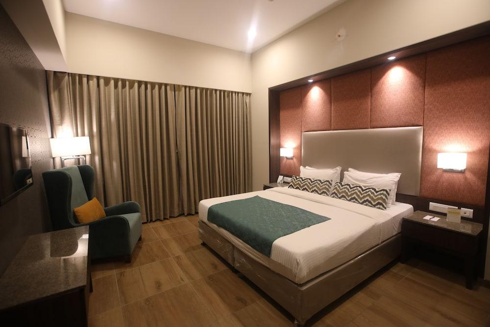 Gcc Hotel And Club Mira-Bhayandar Exterior foto