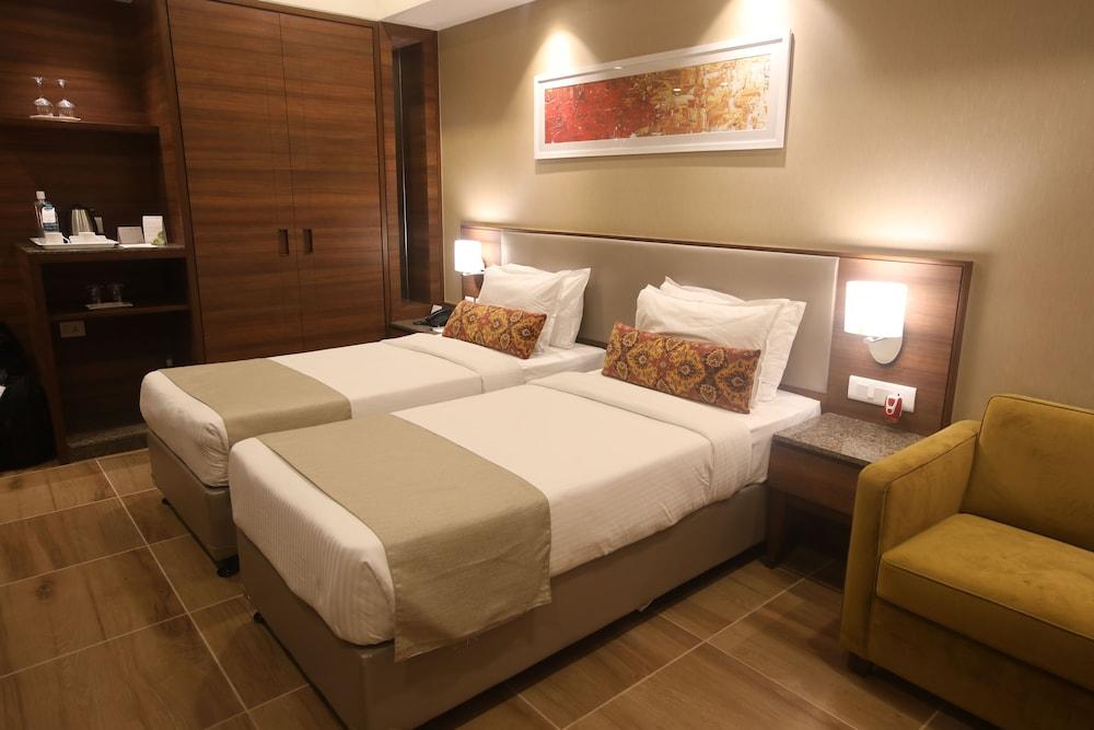 Gcc Hotel And Club Mira-Bhayandar Exterior foto