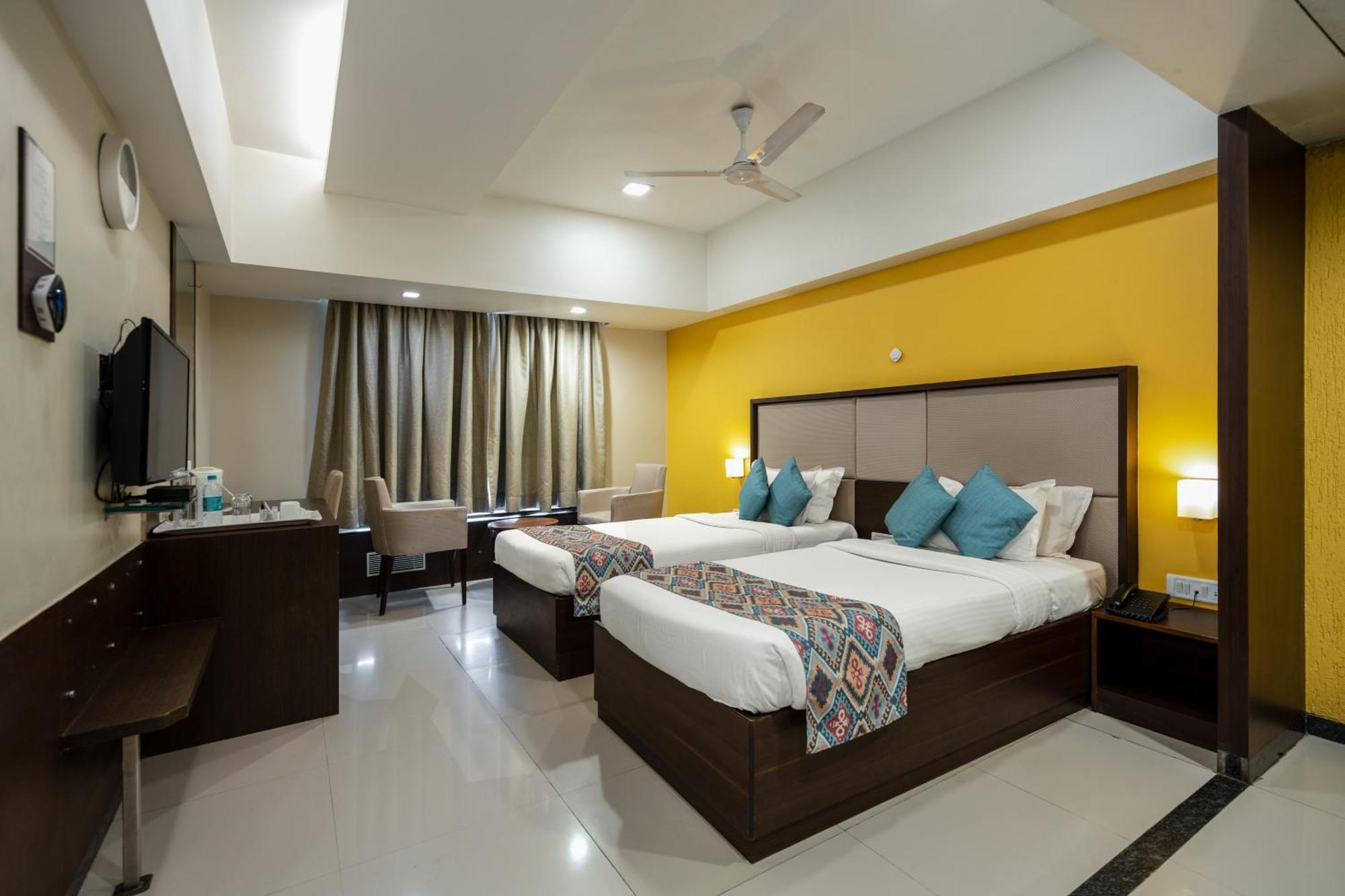 Gcc Hotel And Club Mira-Bhayandar Exterior foto