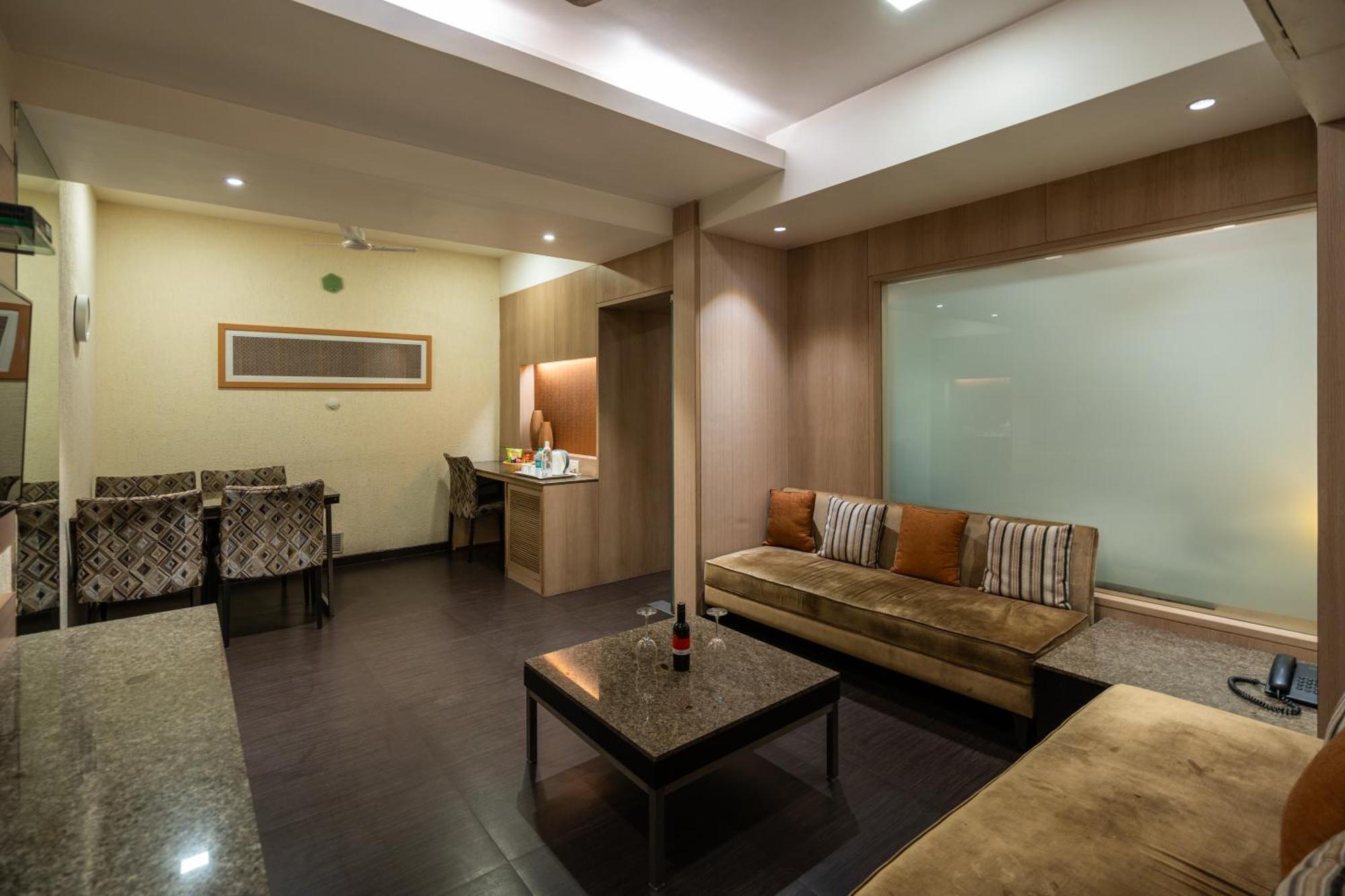 Gcc Hotel And Club Mira-Bhayandar Exterior foto