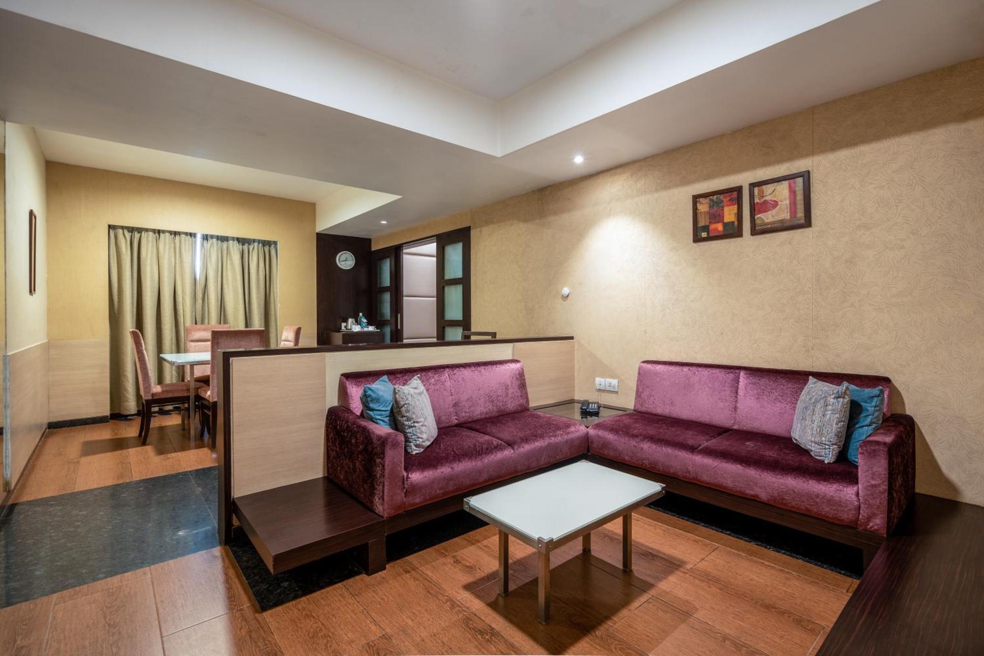 Gcc Hotel And Club Mira-Bhayandar Exterior foto
