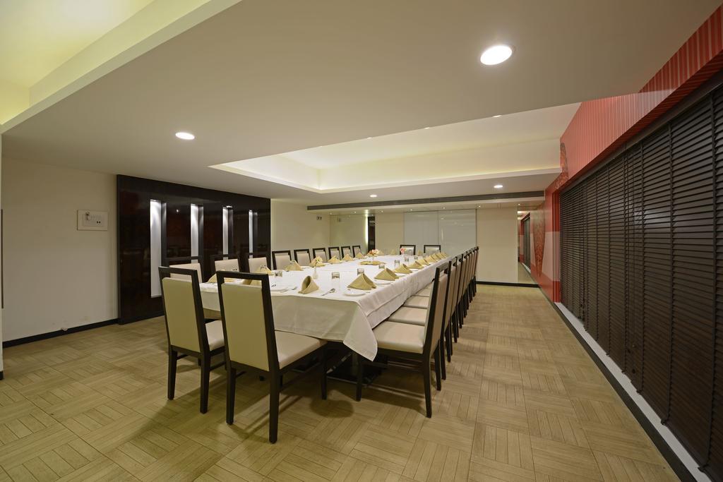 Gcc Hotel And Club Mira-Bhayandar Exterior foto